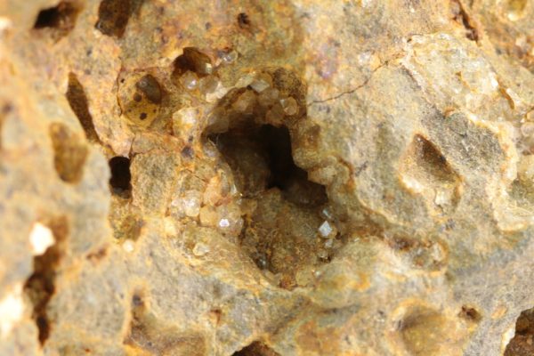 Paulingite