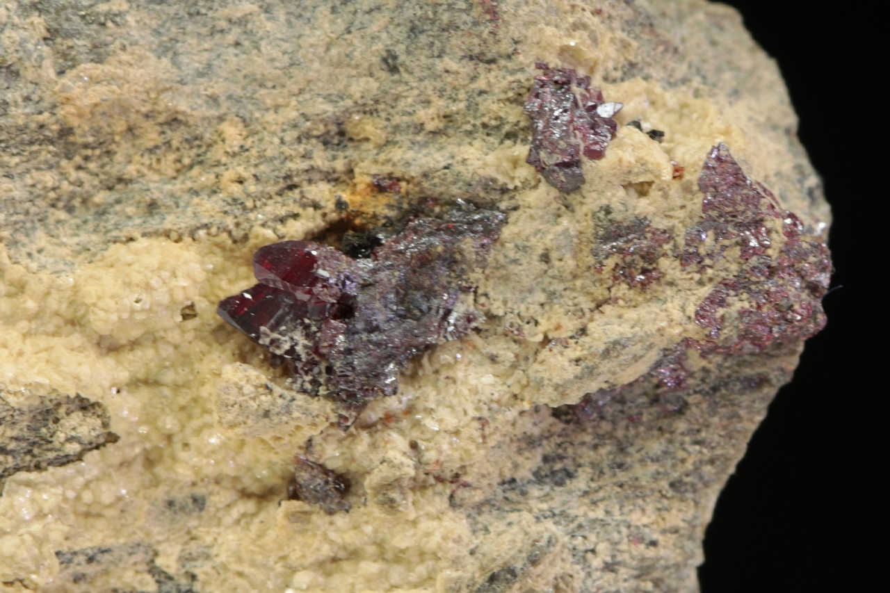 Xanthoconite, sternbergite, proustite - Image 4