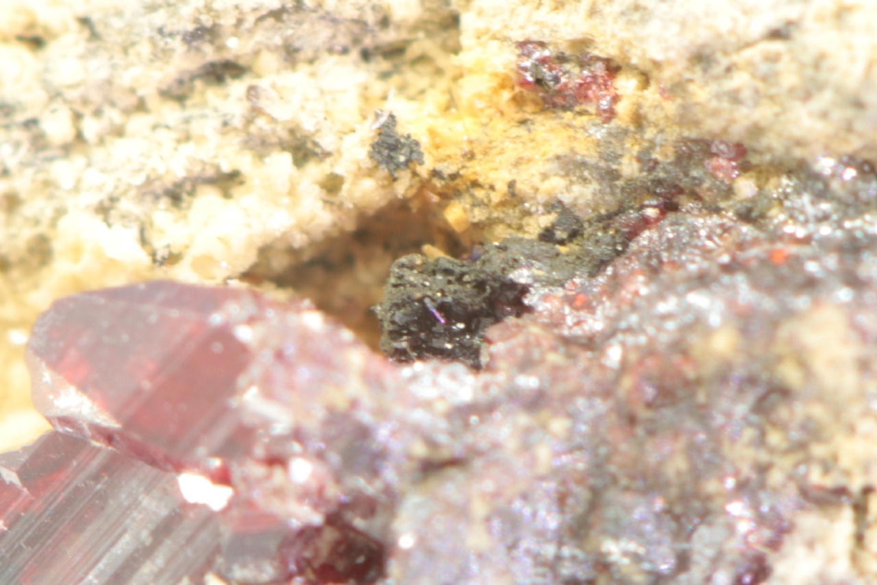 Xanthoconite, sternbergite, proustite - Image 6