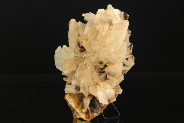 Gypsum, dolomite - Image 4