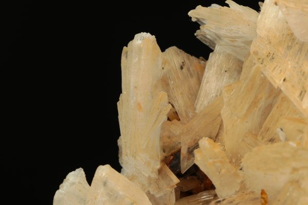 Gypsum, dolomite - Image 7
