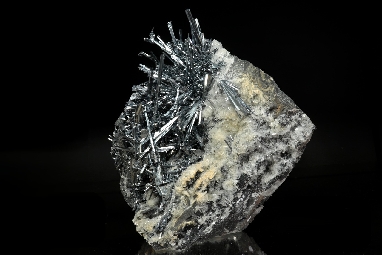 Stibnite - Image 4