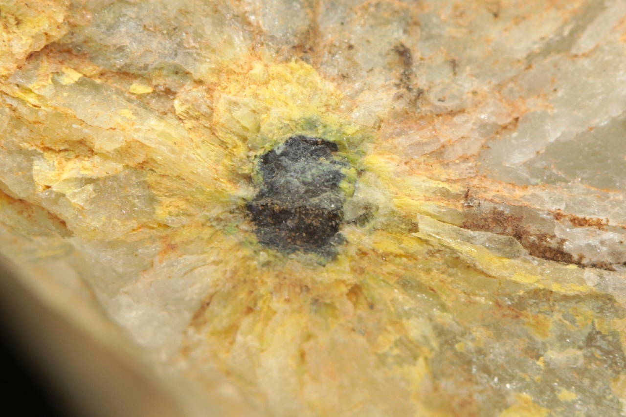 Zavaritskite, preisingerite, russelite - Image 5