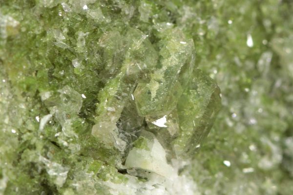 Vesuvianite, grossular, clinochlore - Image 6