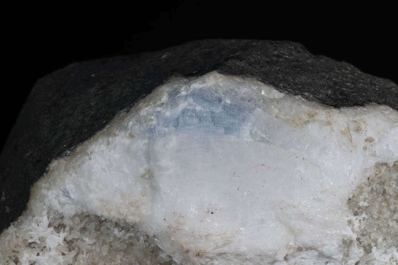 Anhydrite, gypsum, natrolite - Image 3