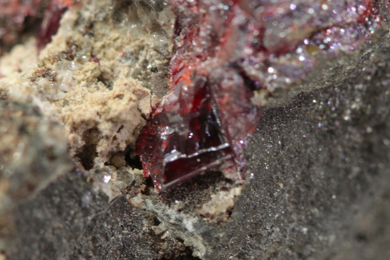 Proustit, arsen, arsenolit