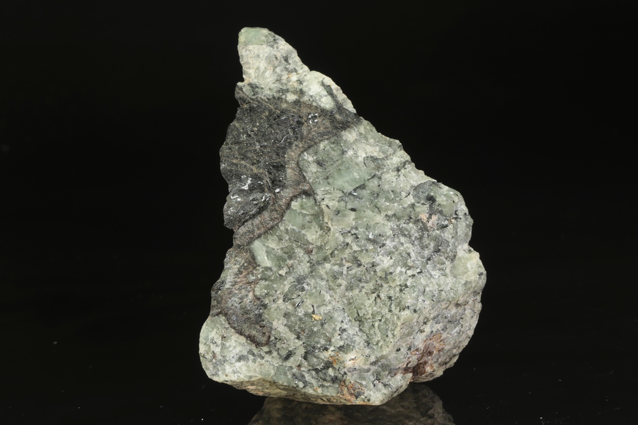 Aenigmatite