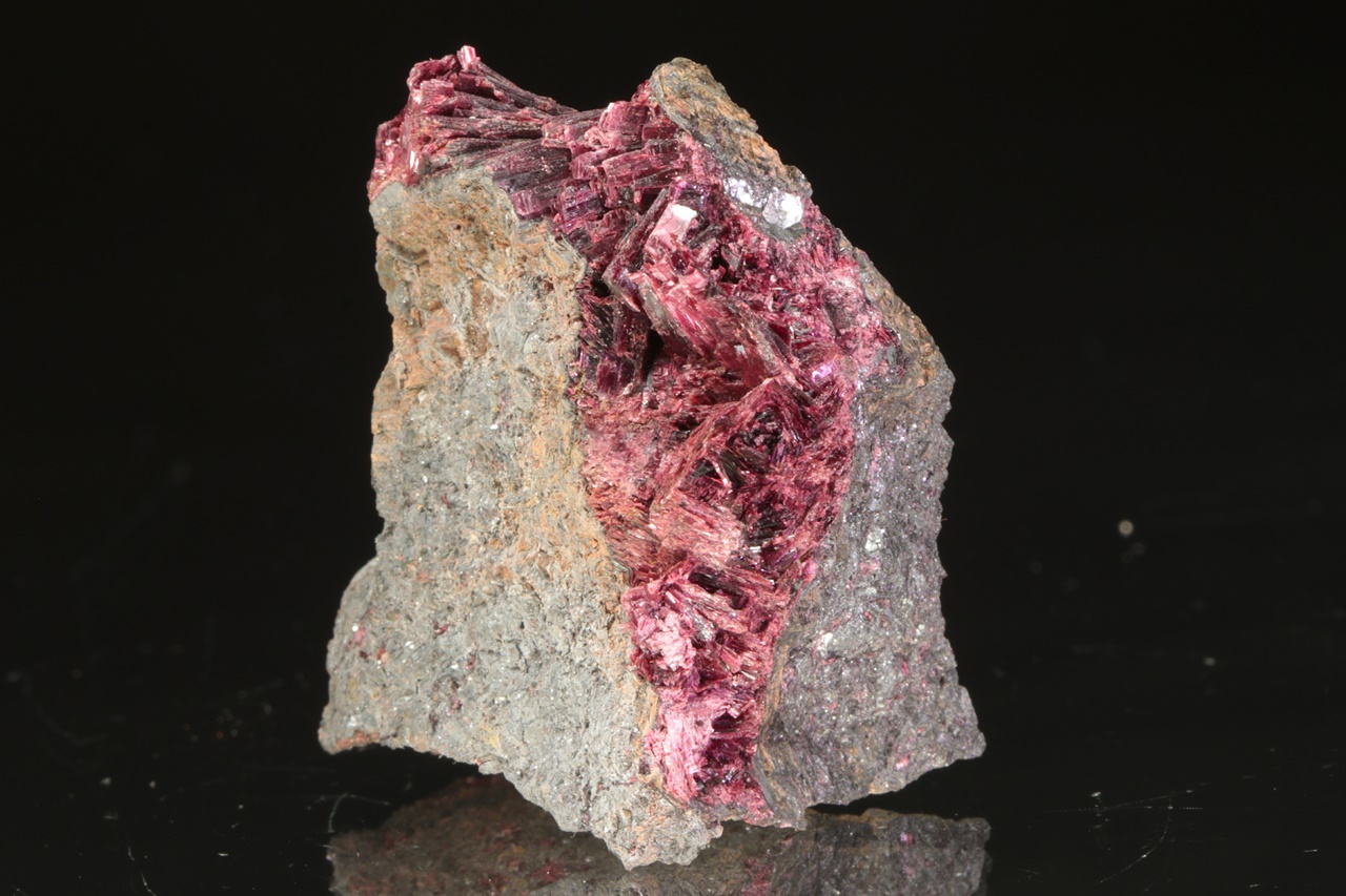 Erythrite, skutterudite