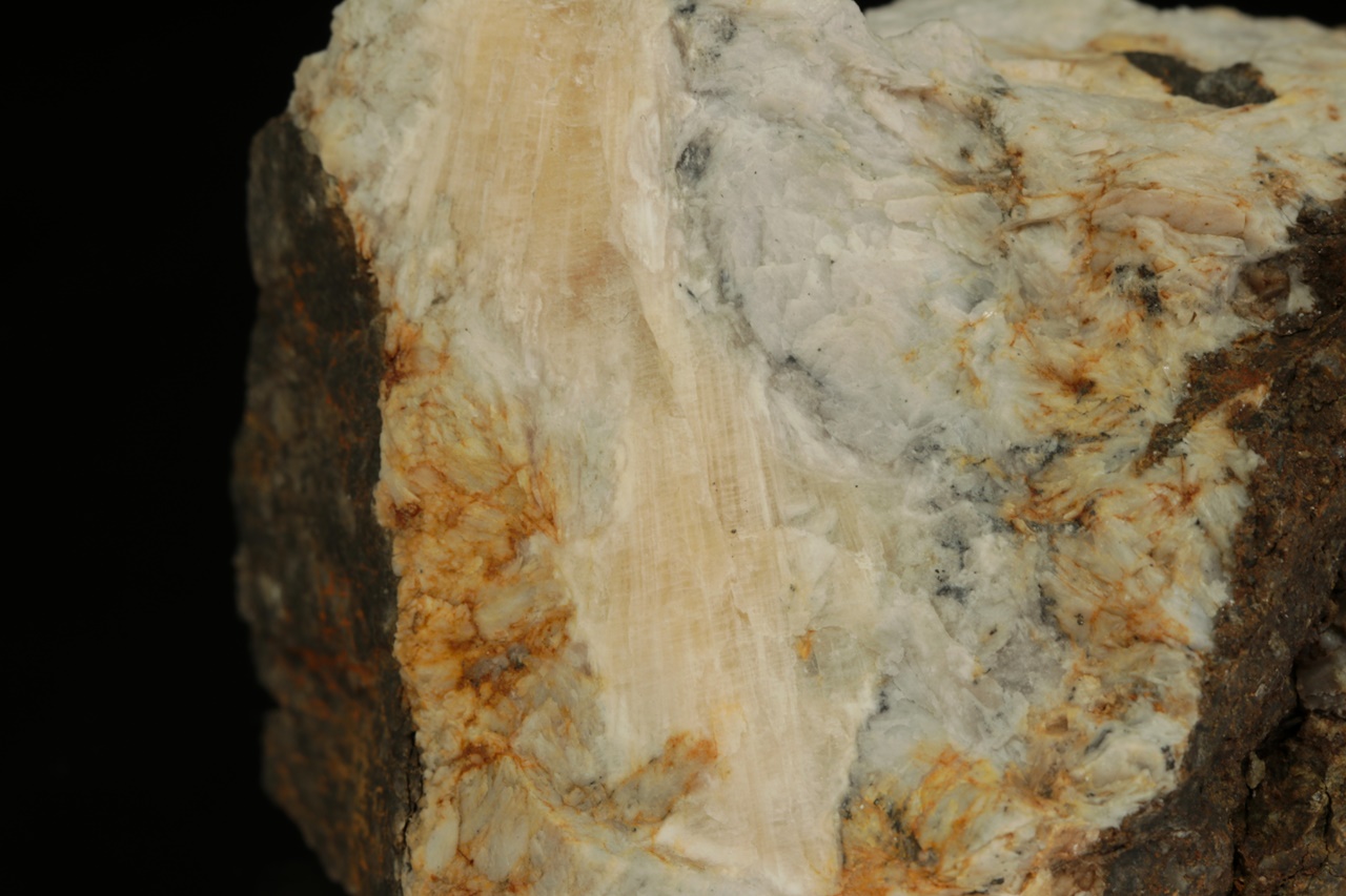 Strontianite - Image 4