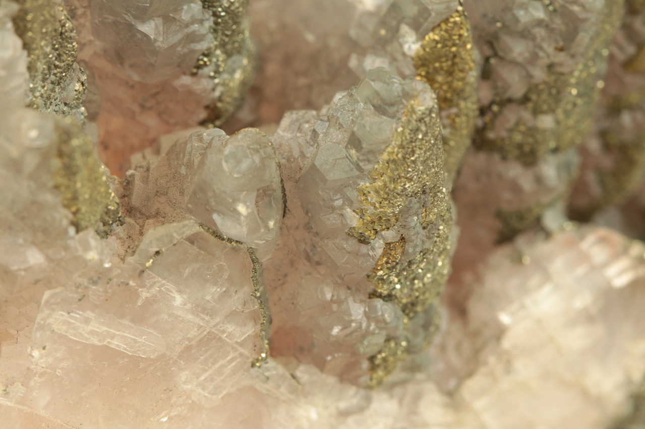 Calcite, pyrite - Image 5