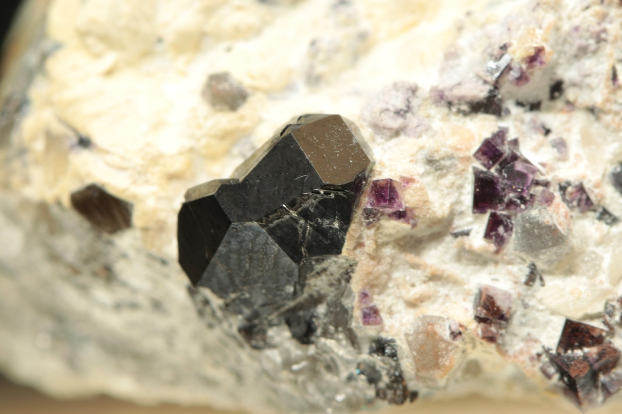 Cassiterite - Image 7