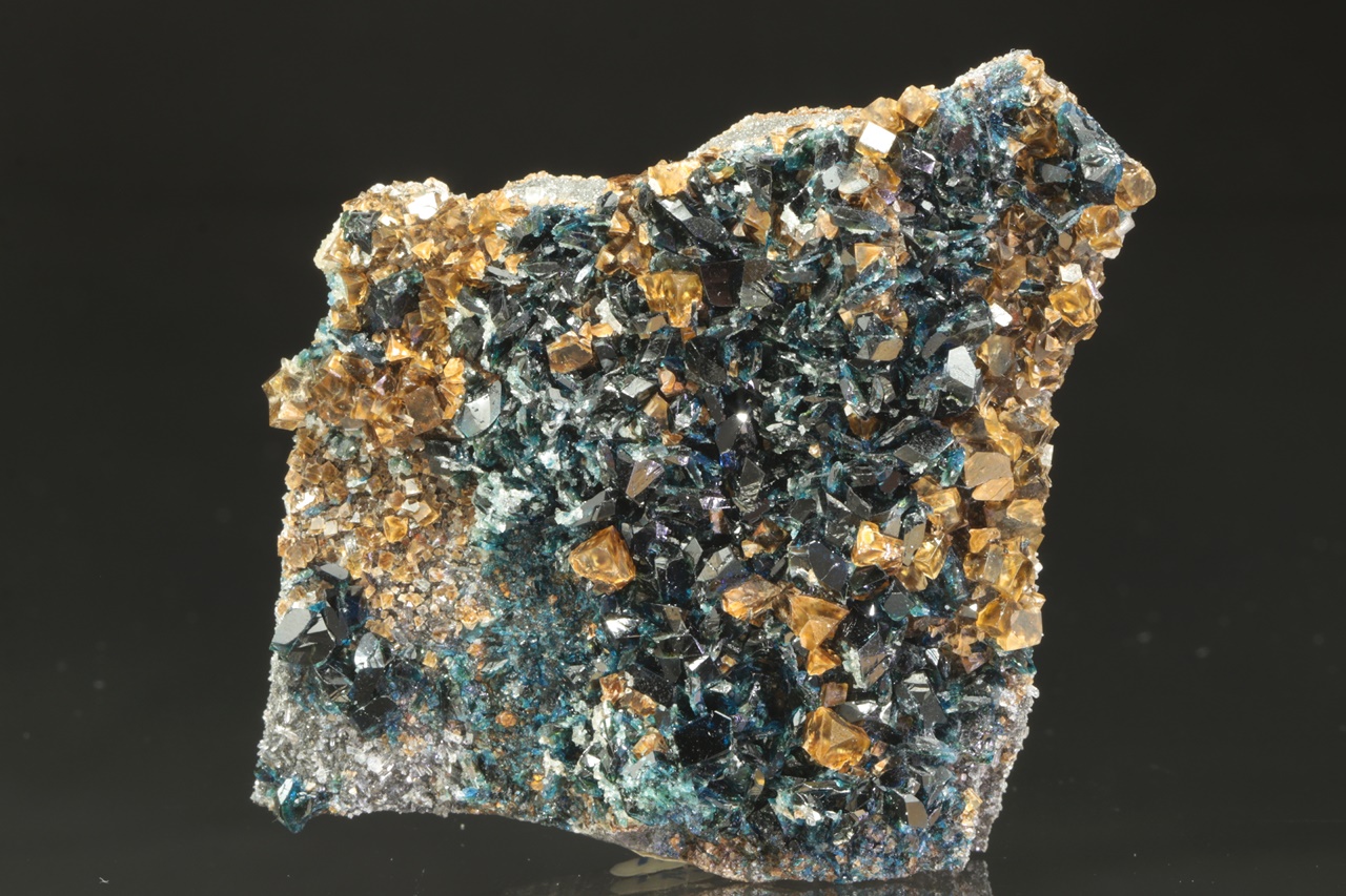 Lazulite, Siderite