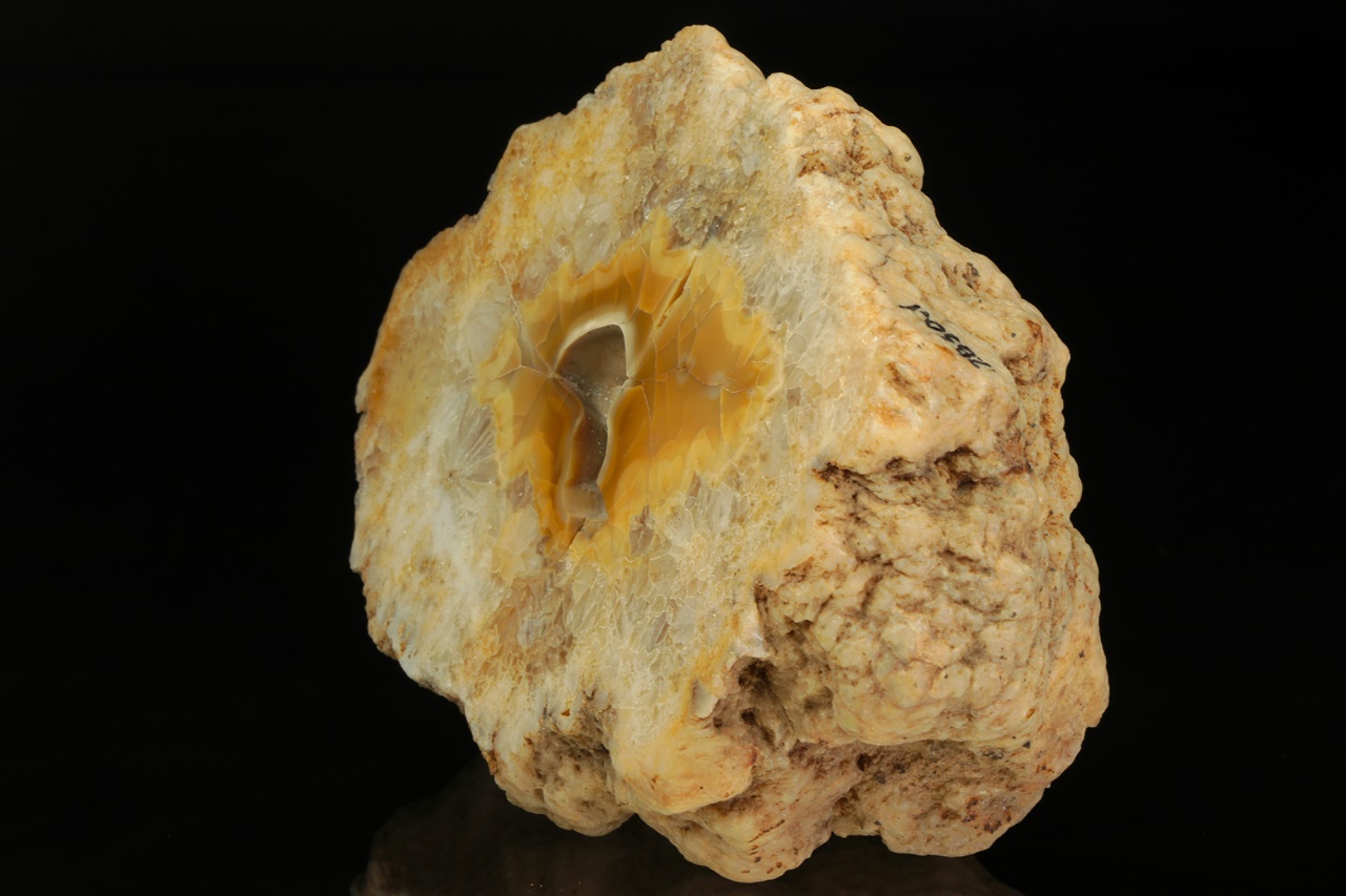 Quartz, chalcedony - Image 3