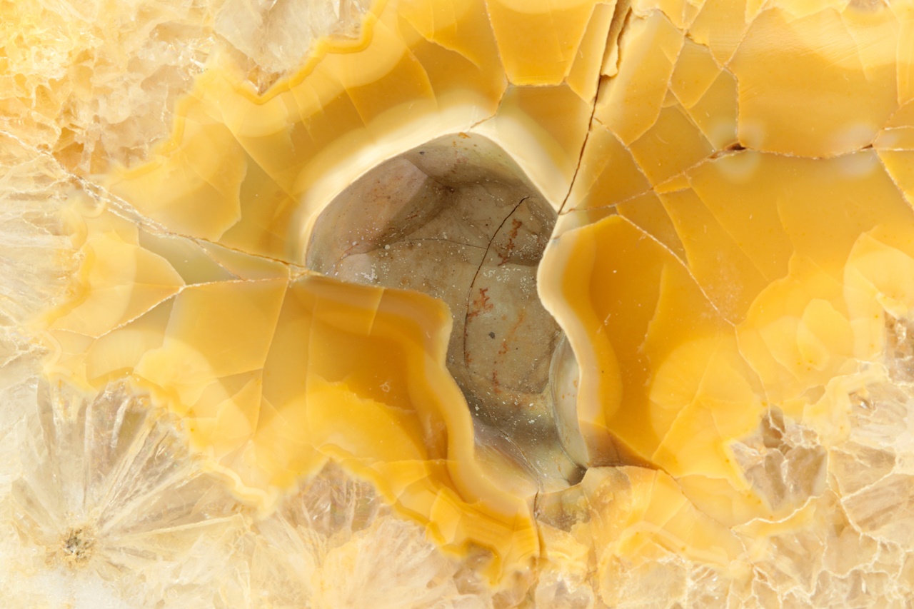 Quartz, chalcedony - Image 5