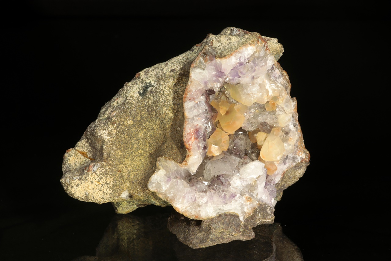 Amethyst, calcite - Image 2