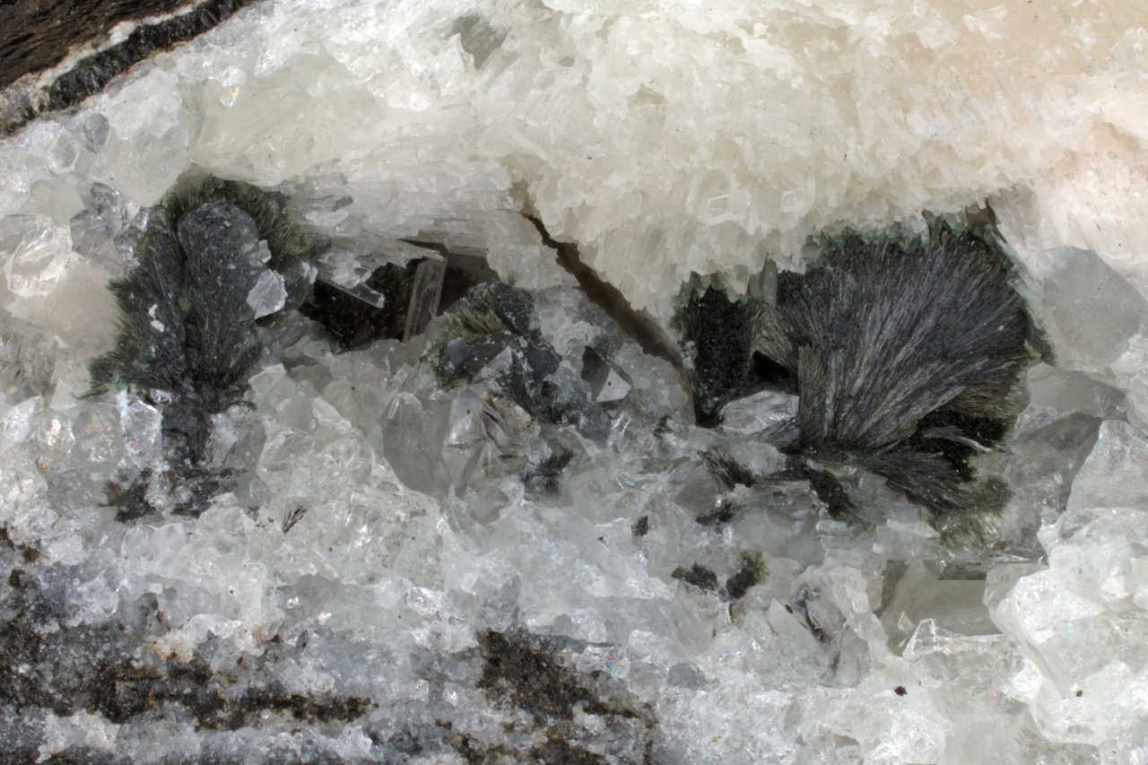 Julgoldit-Fe2+, pektolit - Image 2