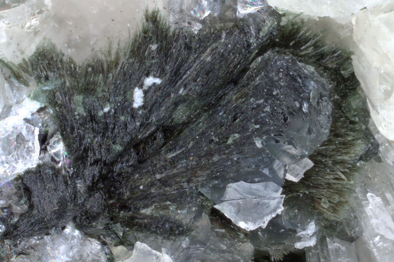 Julgoldit-Fe2+, pektolit - Image 6