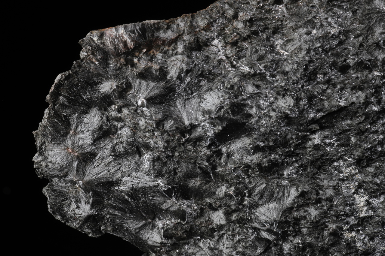 Ludwigite - Image 4