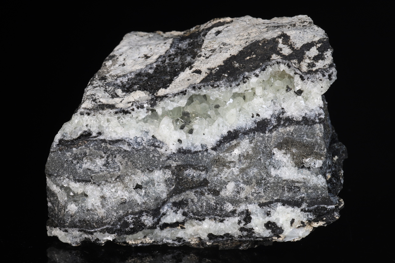 Julgoldit-Fe2+, datolit - Image 8