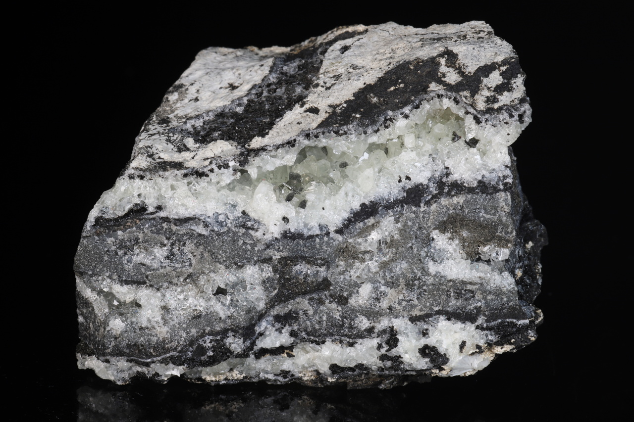 Julgoldit-Fe2+, datolit - Image 9