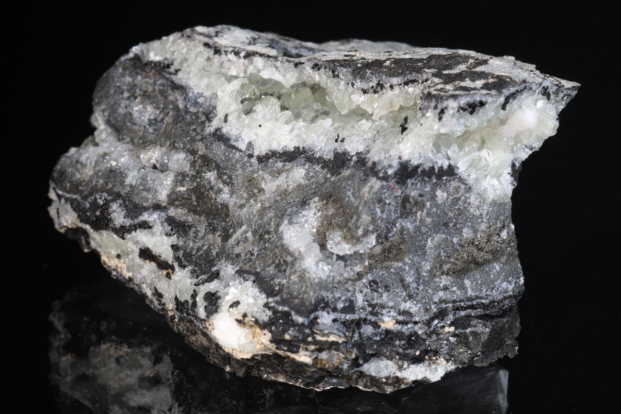 Julgoldit-Fe2+, datolit - Image 11