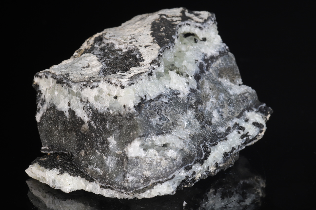 Julgoldit-Fe2+, datolit - Image 12