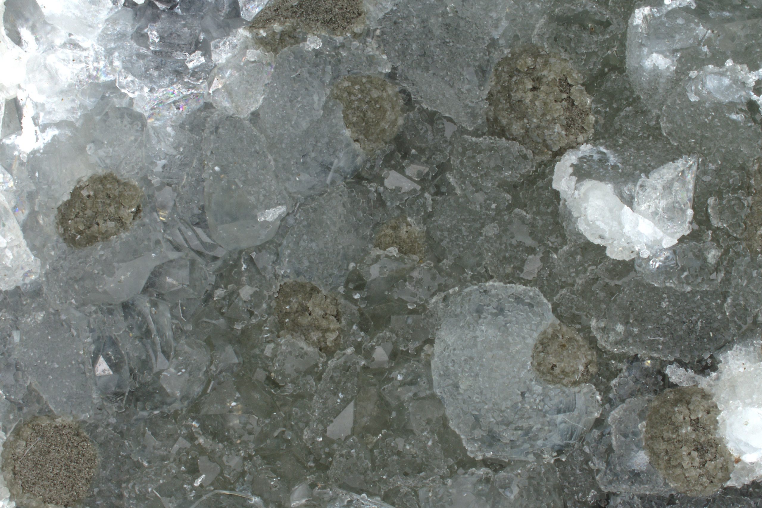 Julgoldit-Fe2+, datolit