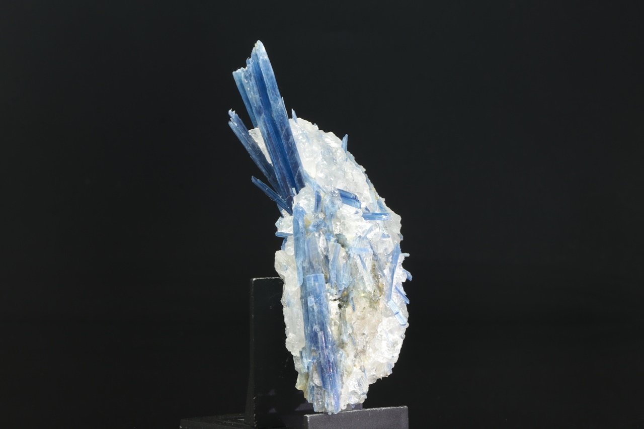 Kyanite - Image 2
