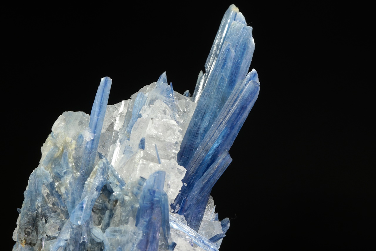 Kyanite - Image 8