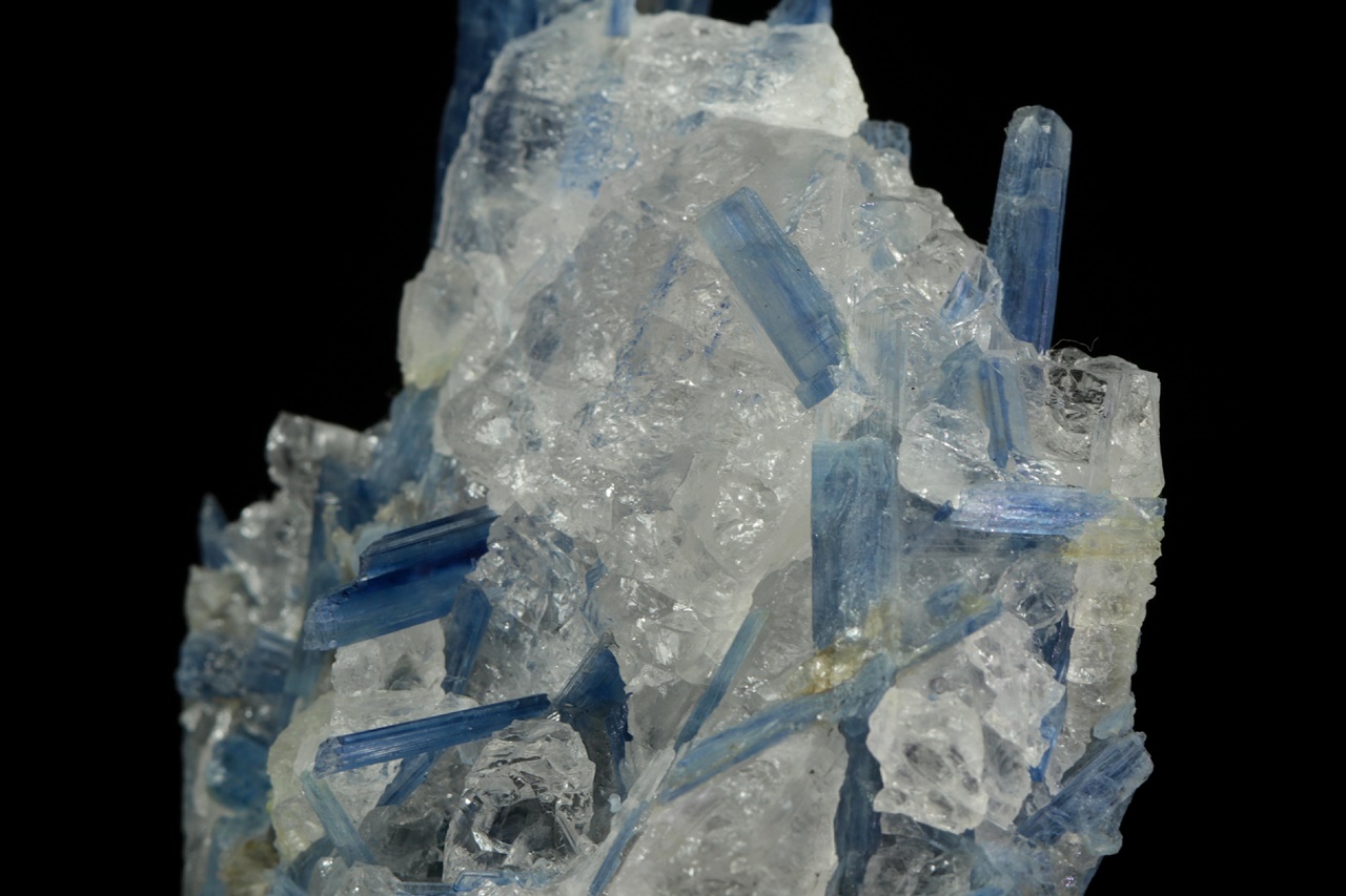 Kyanite - Image 10