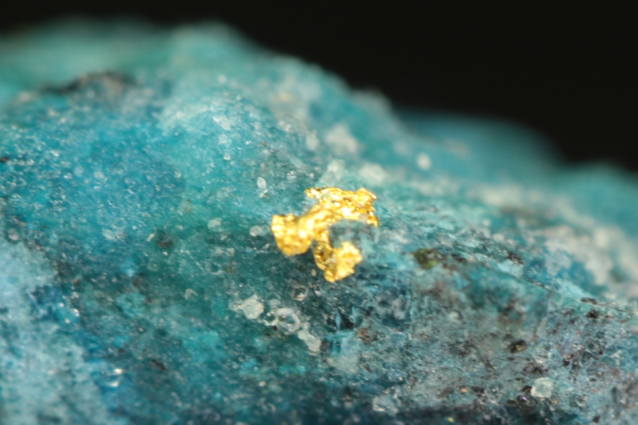 Gold, shattuckite - Image 7