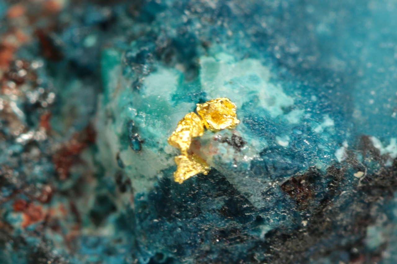 Gold, shattuckite - Image 8