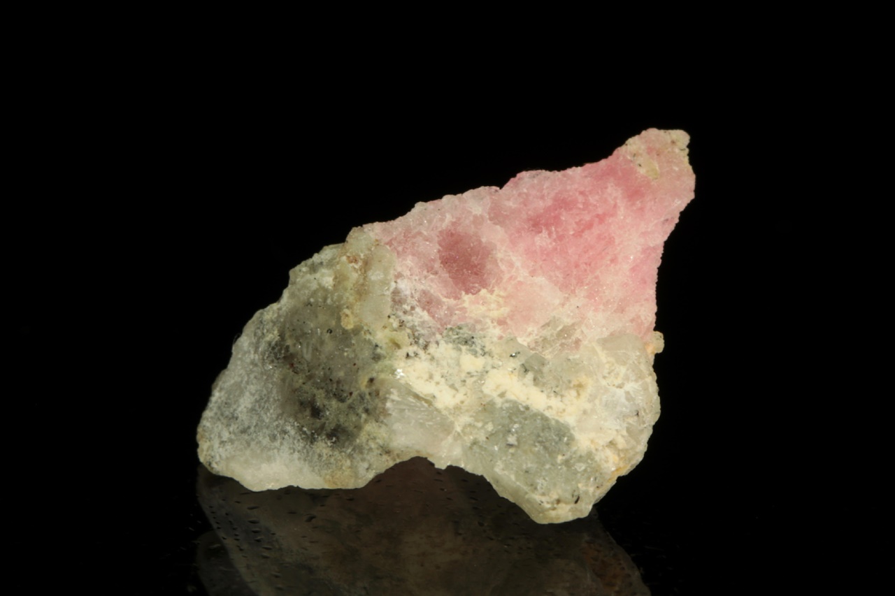 Tugtupite